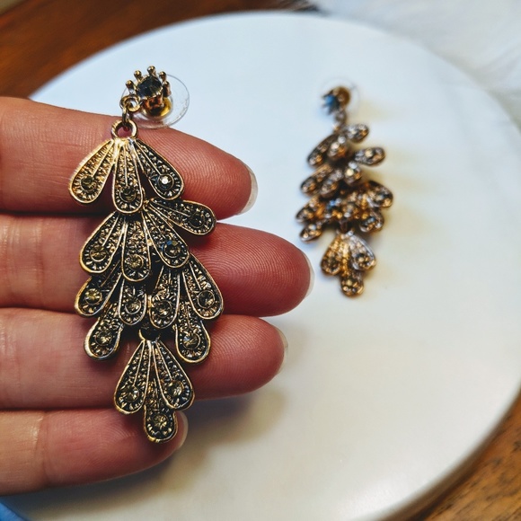 NWOT! Festive gold / bronze chandelier earrings - Picture 3 of 4